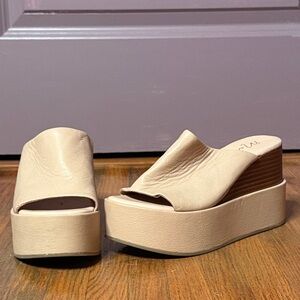Matisse Cream Platform Shoes Leather- size 8